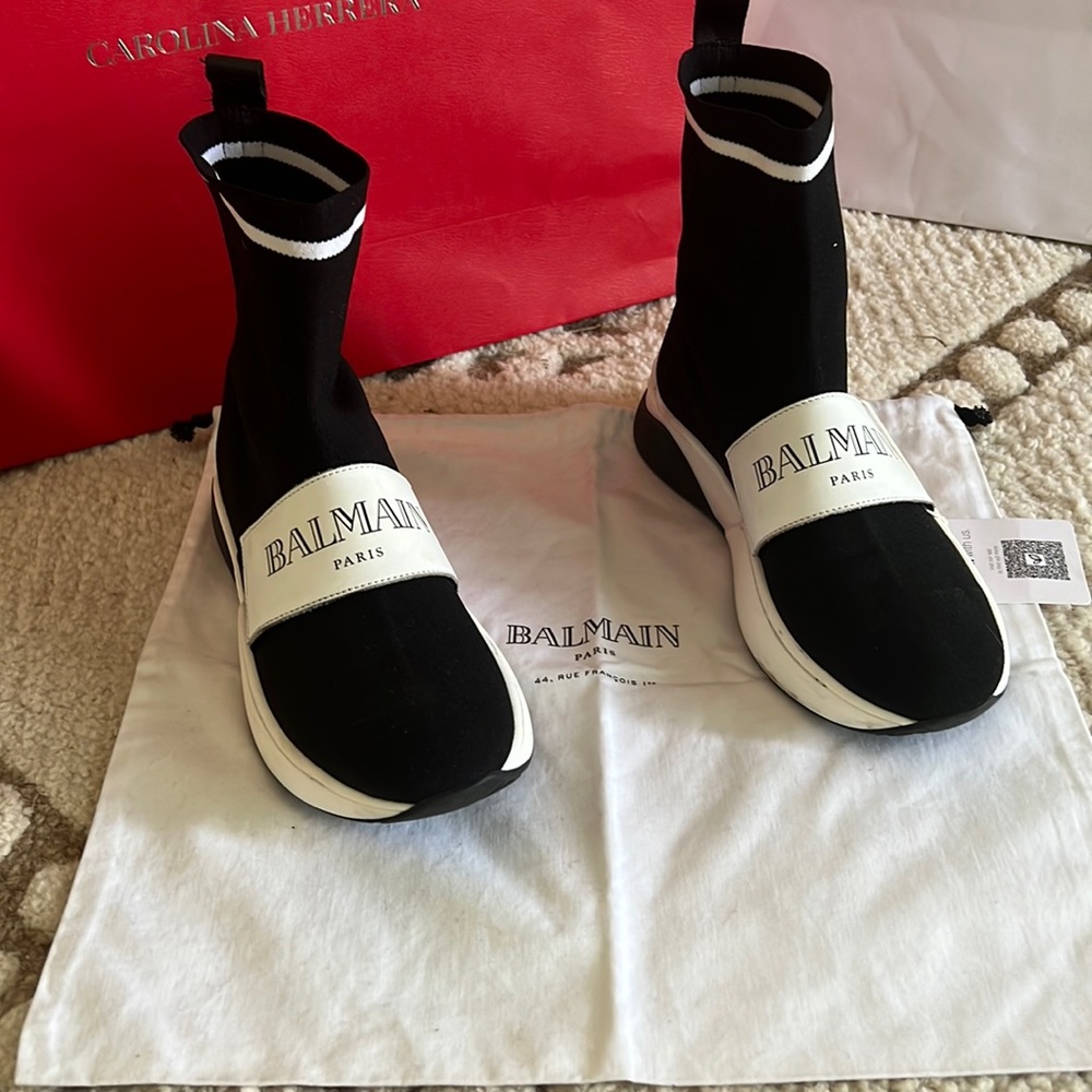Authenticated Balmain logo sneakers
